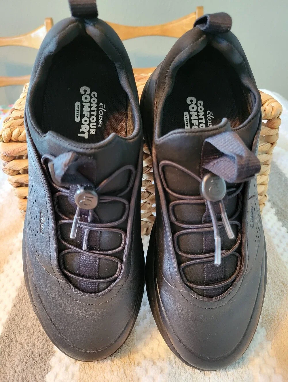 Clove Prima Women's All Black Bungee Athletic Shoe Women's Size 7.5
